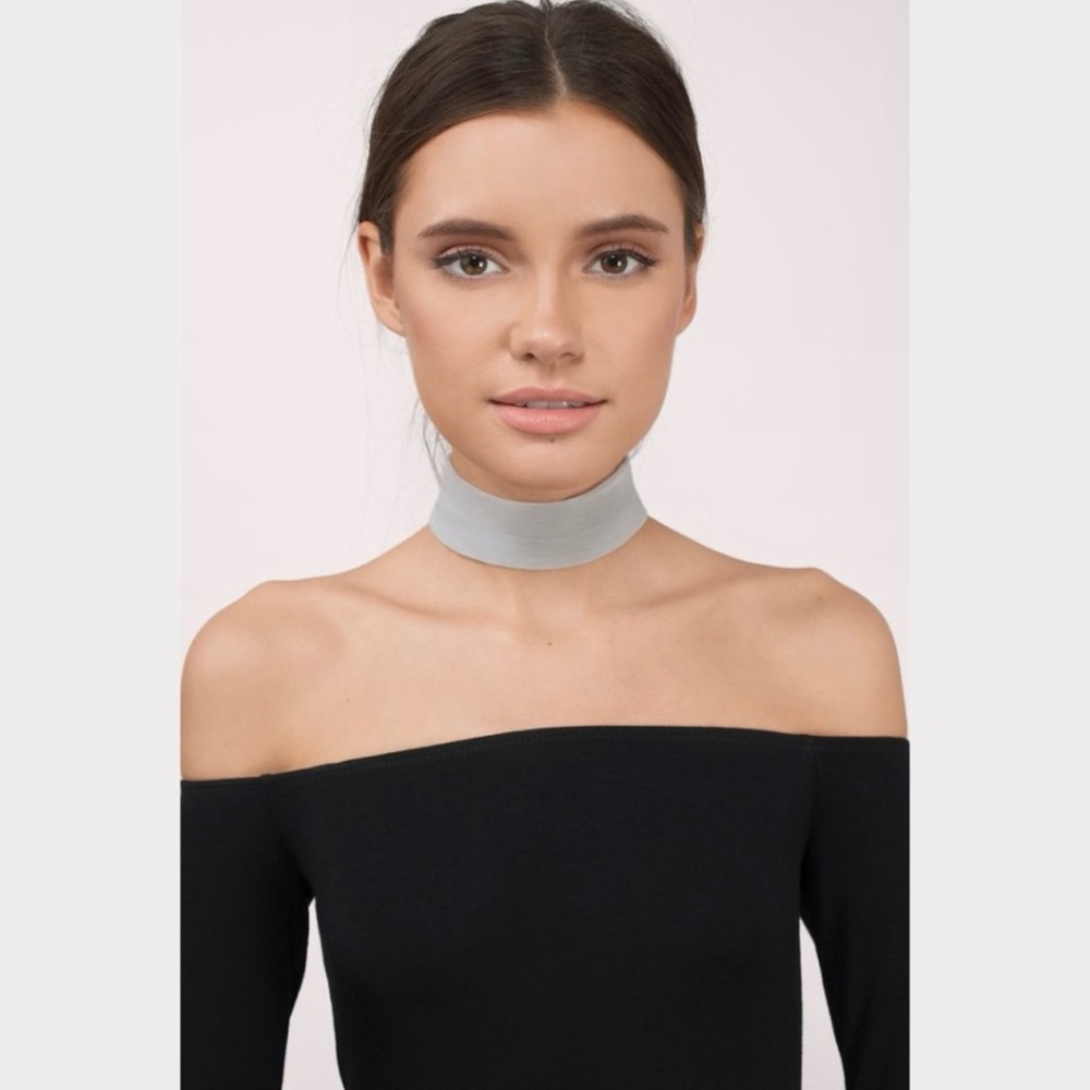 NWT Tobi Gray Chiffon Choker